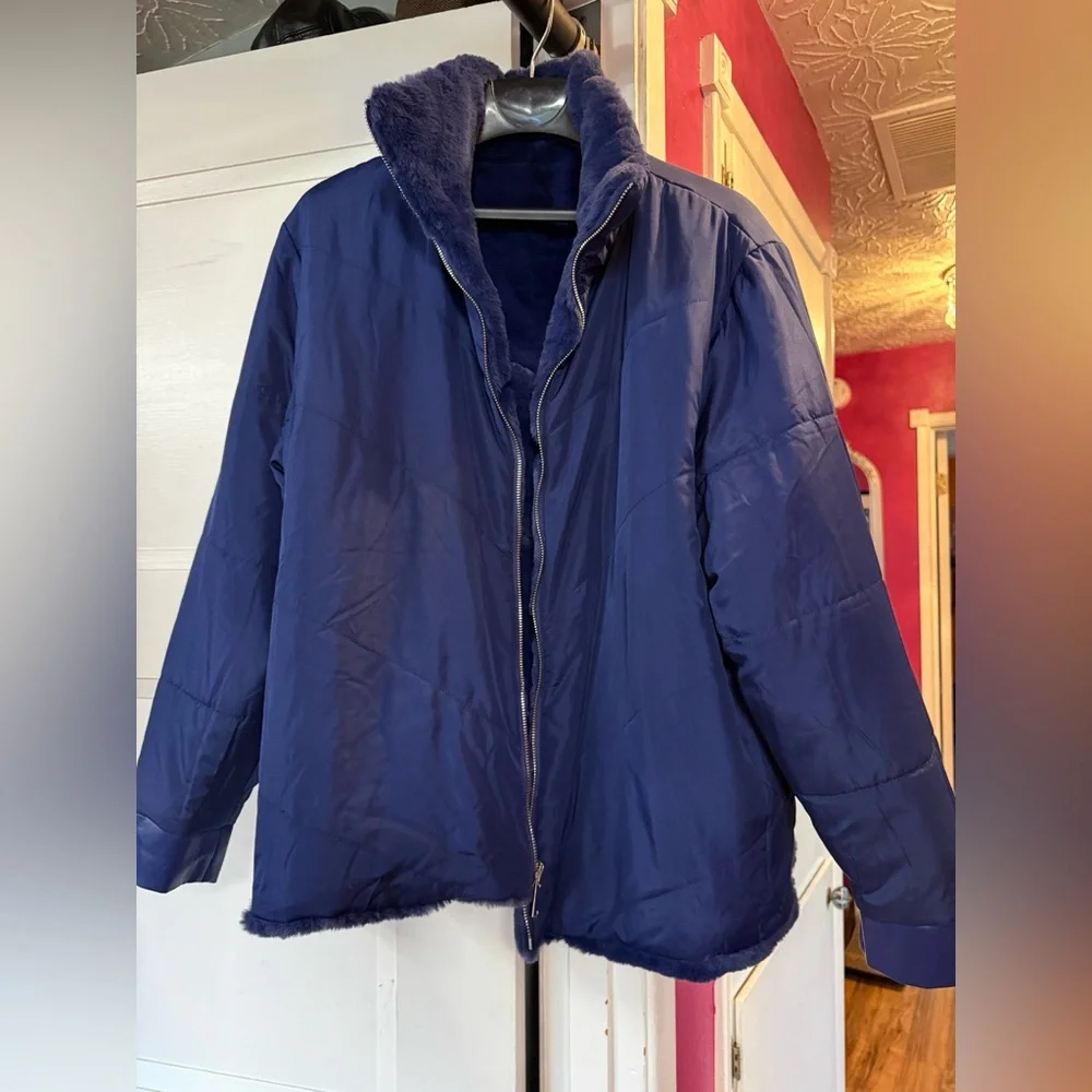 Women's Blue Faux Fur Reversible Jacket - NEW! - Picture 9 of 14
